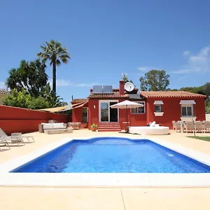 https://villa-in-puerto-banus.1costadelsol.com